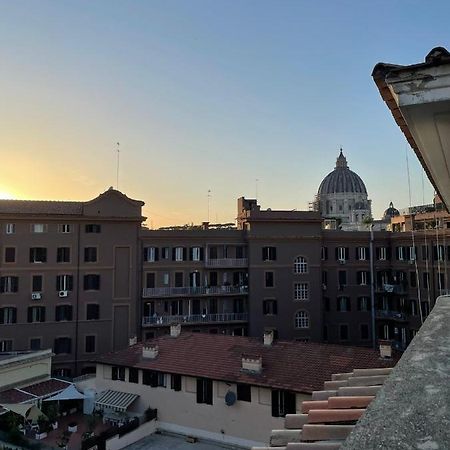 ホテルSunset At St Peter ローマ エクステリア 写真
